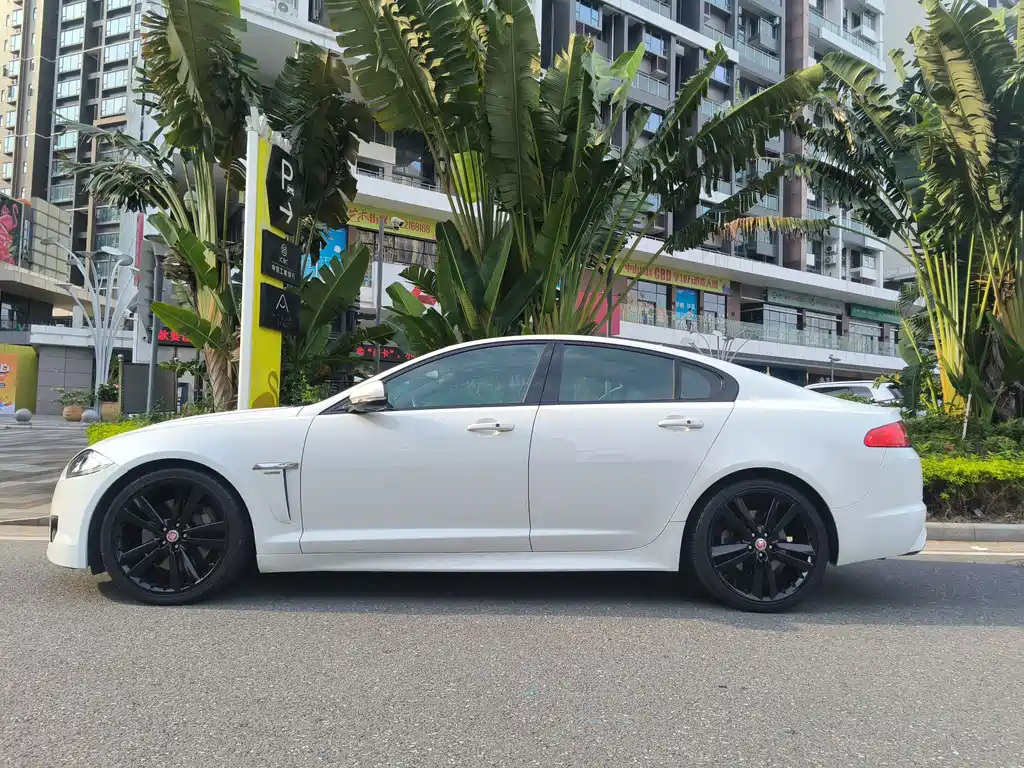 Jaguar Jaguar XF 2015 XF 3.0 SC 80th Anniversary R-Sport Edition 2016 - thumbnail 3