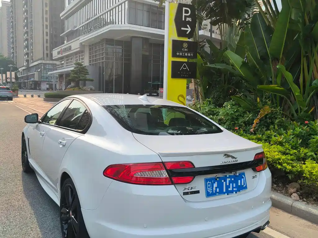 Jaguar Jaguar XF 2015 XF 3.0 SC 80th Anniversary R-Sport Edition 2016 - thumbnail 4