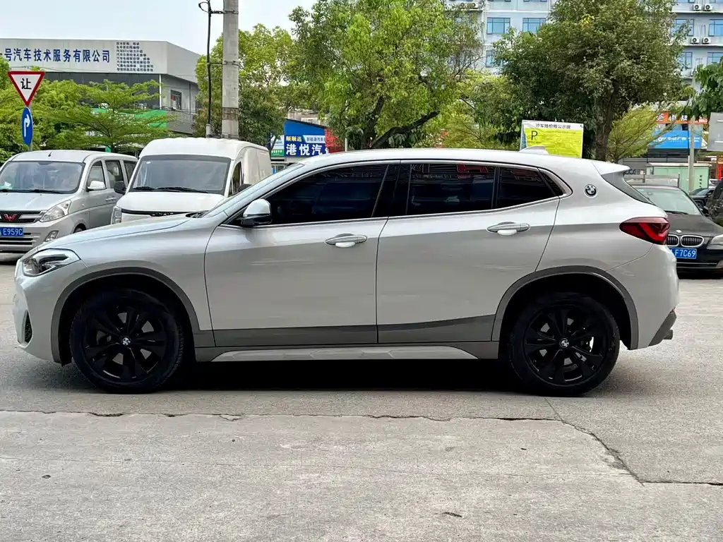 BMW BMW X2 2022 sDrive25i M Sport Package 2022 - thumbnail 9