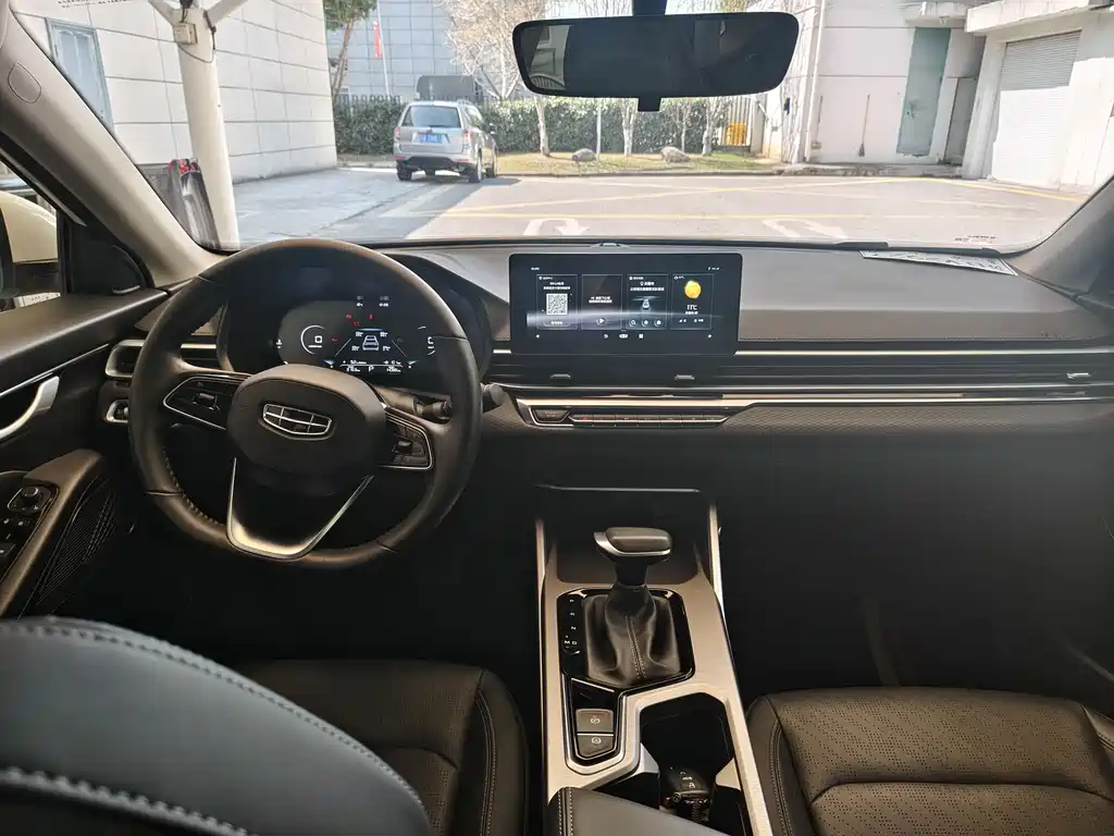 Geely Auto Geely Emgrand 2022 Model Year 4th Generation 1.5L CVT Luxury Edition 2022 - thumbnail 4