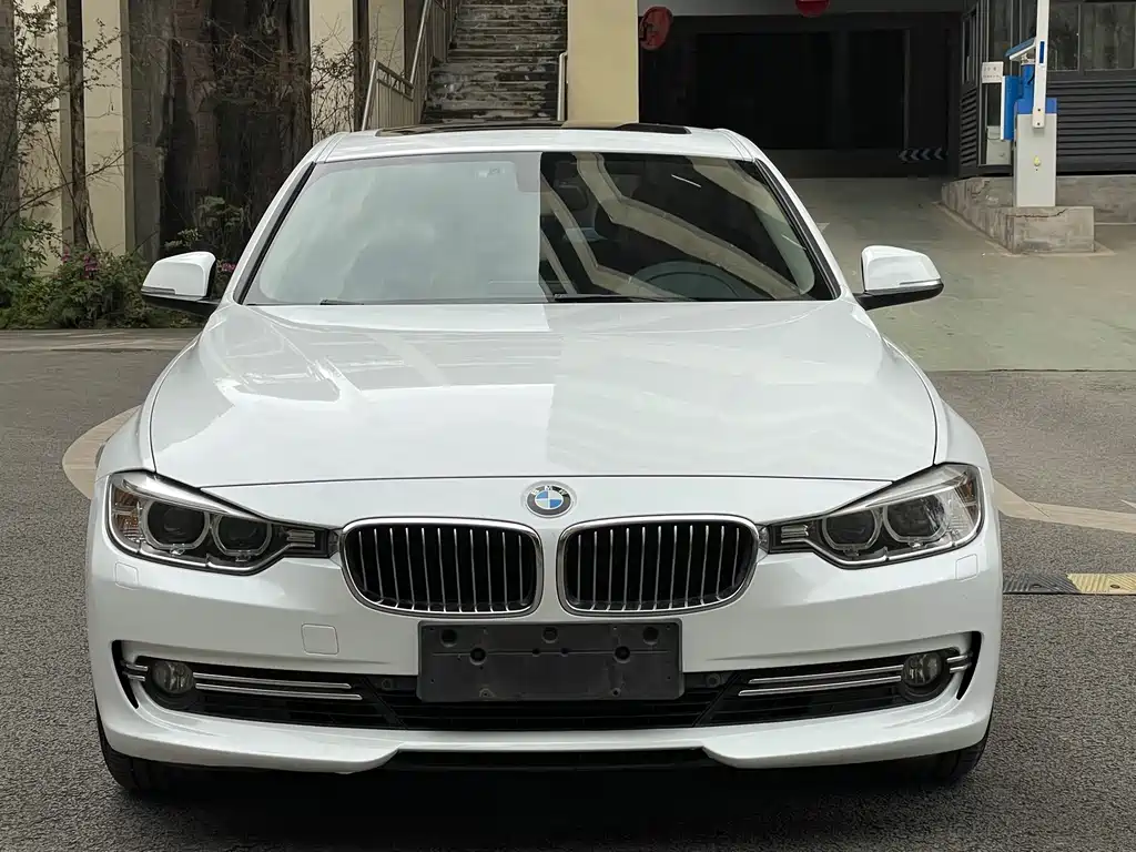 BMW BMW 3 Series 2015 320Li Luxury Design Package 2015 - thumbnail 2