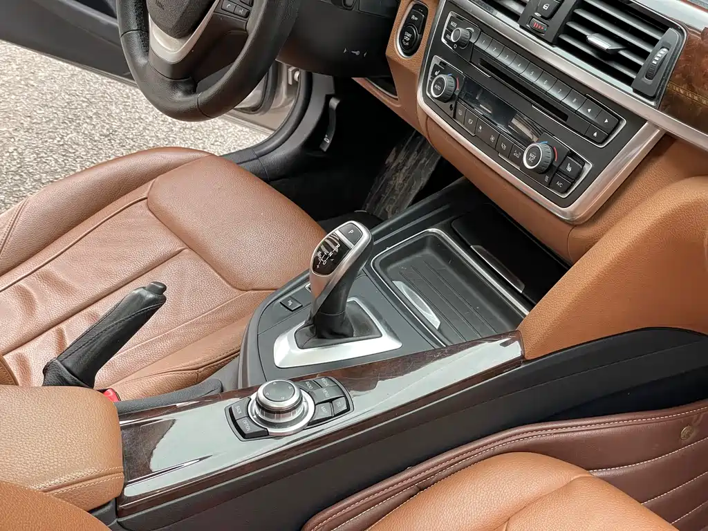 BMW BMW 3 Series 2015 320Li Luxury Design Package 2015 - thumbnail 16