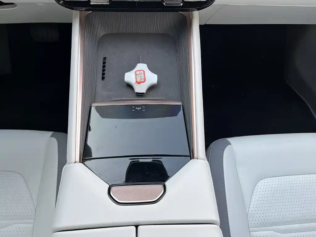 Dongfeng Yipai eπ007 2024 Pure Electric 540 AWD Max Edition 2024 - thumbnail 8