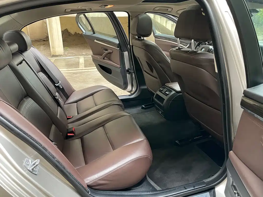 BMW BMW 5 Series 2014 525Li Luxury Design Package 2015 - thumbnail 13