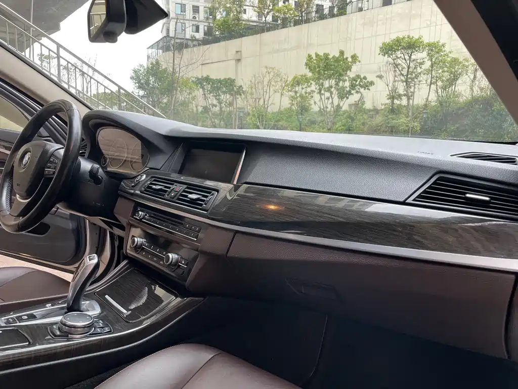 BMW BMW 5 Series 2014 525Li Luxury Design Package 2015 - thumbnail 15