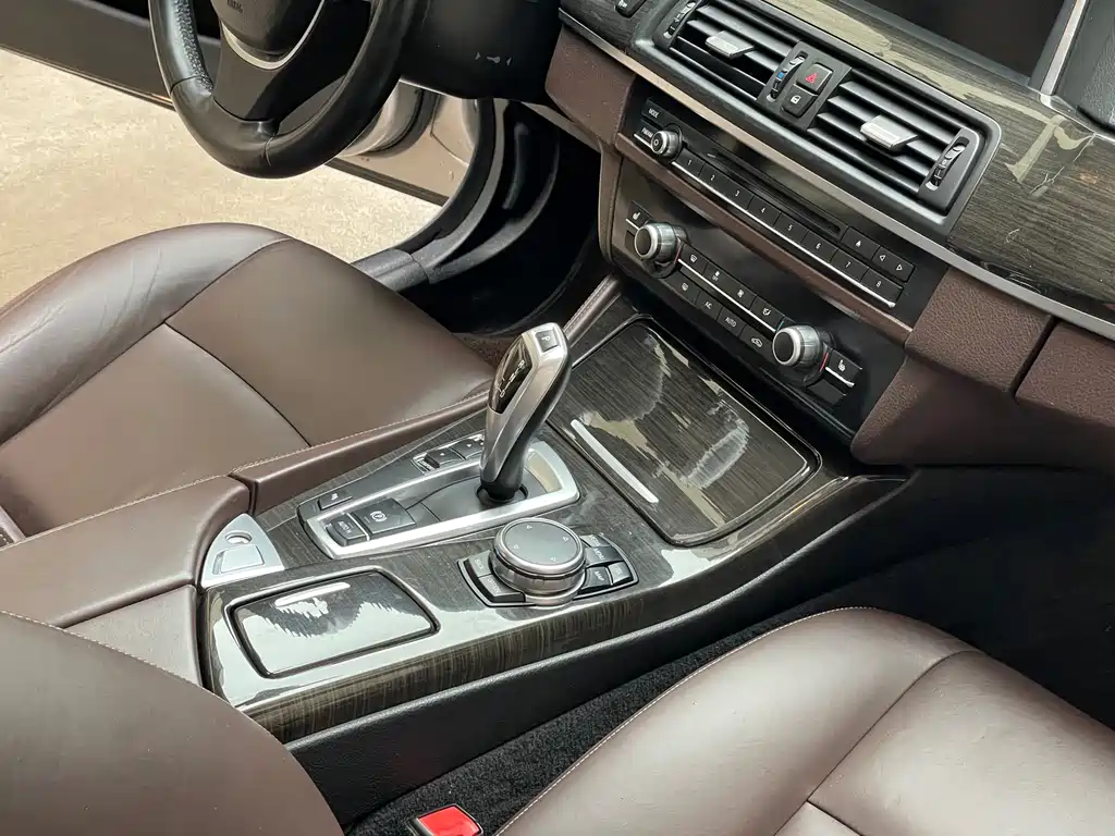 BMW BMW 5 Series 2014 525Li Luxury Design Package 2015 - thumbnail 16