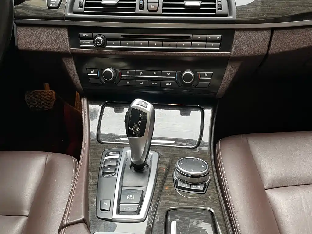 BMW BMW 5 Series 2014 525Li Luxury Design Package 2015 - thumbnail 18