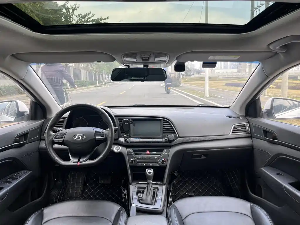 Hyundai Elantra 2018 1.4T DCT Sport Edition 2019 - thumbnail 8