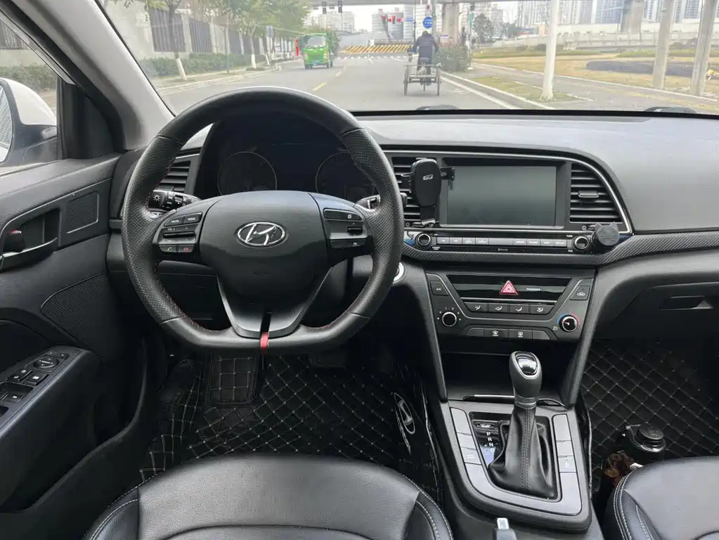 Hyundai Elantra 2018 1.4T DCT Sport Edition 2019 - thumbnail 9