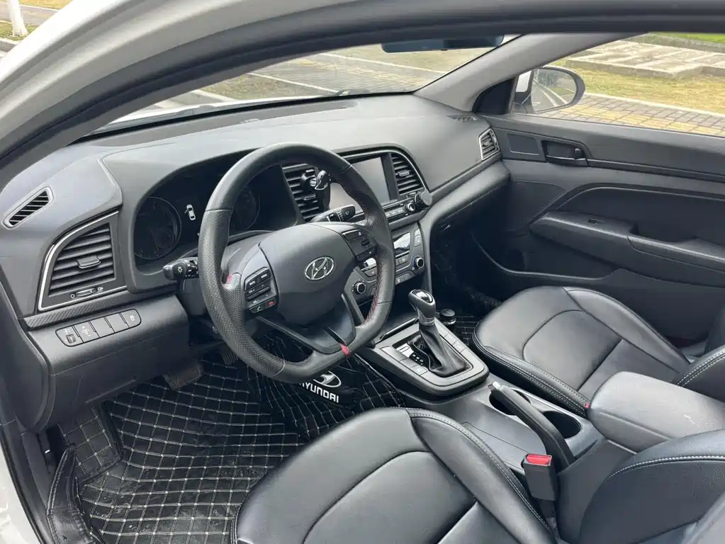Hyundai Elantra 2018 1.4T DCT Sport Edition 2019 - thumbnail 10