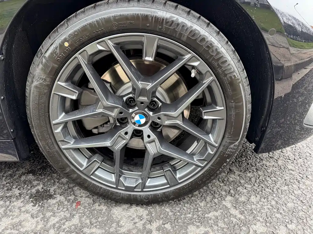 BMW BMW 3 Series 2026 330Li M Sport Shadow Night Package 2026 - thumbnail 4
