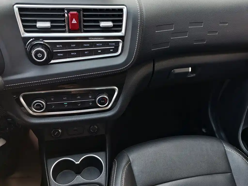 JAC Group JAC iEV6E 2019 Sport Edition iEV6E Luxury Intelligent Model 2020 - thumbnail 9