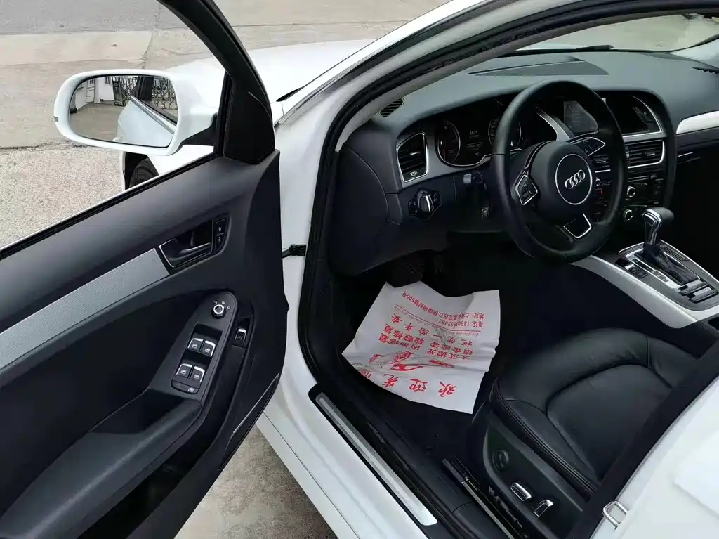 Audi Audi A4L 2013 35 TFSI Automatic Standard Model 2012 - thumbnail 3