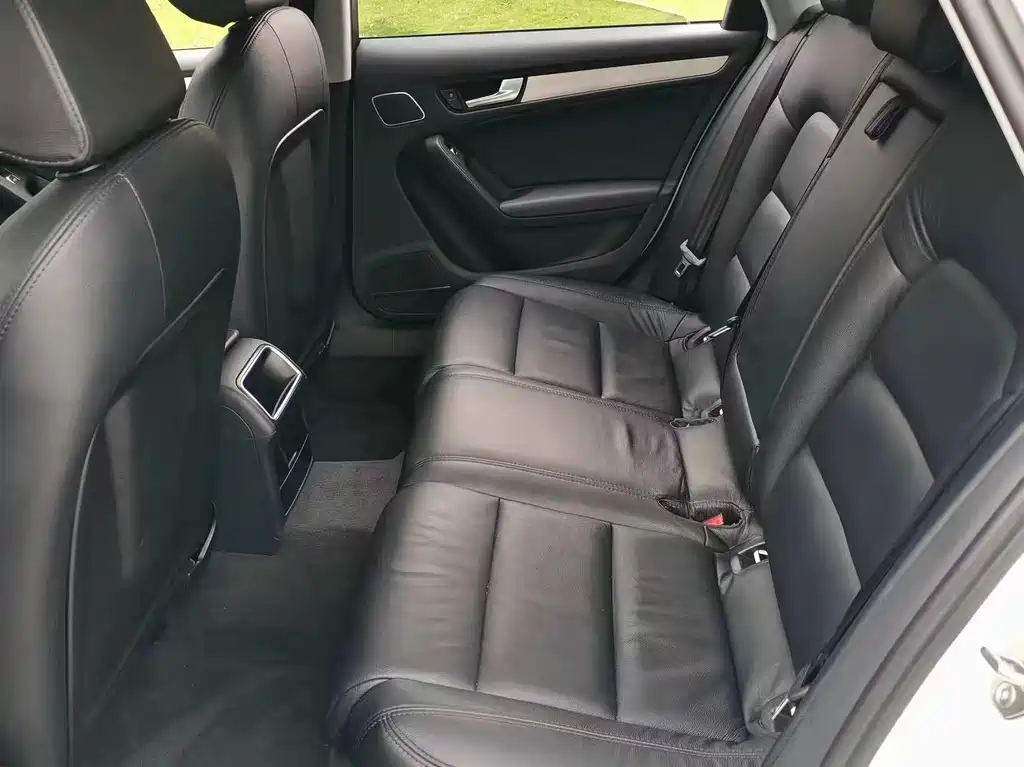 Audi Audi A4L 2013 35 TFSI Automatic Standard Model 2012 - thumbnail 4