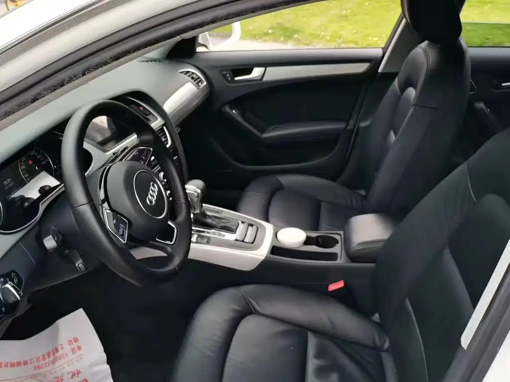 Audi Audi A4L 2013 35 TFSI Automatic Standard Model 2012 - thumbnail 5