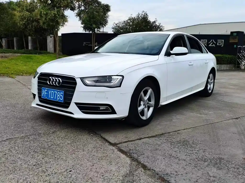 Audi Audi A4L 2013 35 TFSI Automatic Standard Model 2012 - thumbnail 6