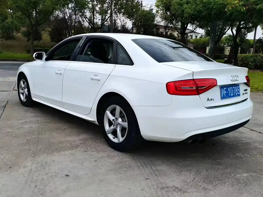 Audi Audi A4L 2013 35 TFSI Automatic Standard Model 2012 - thumbnail 7
