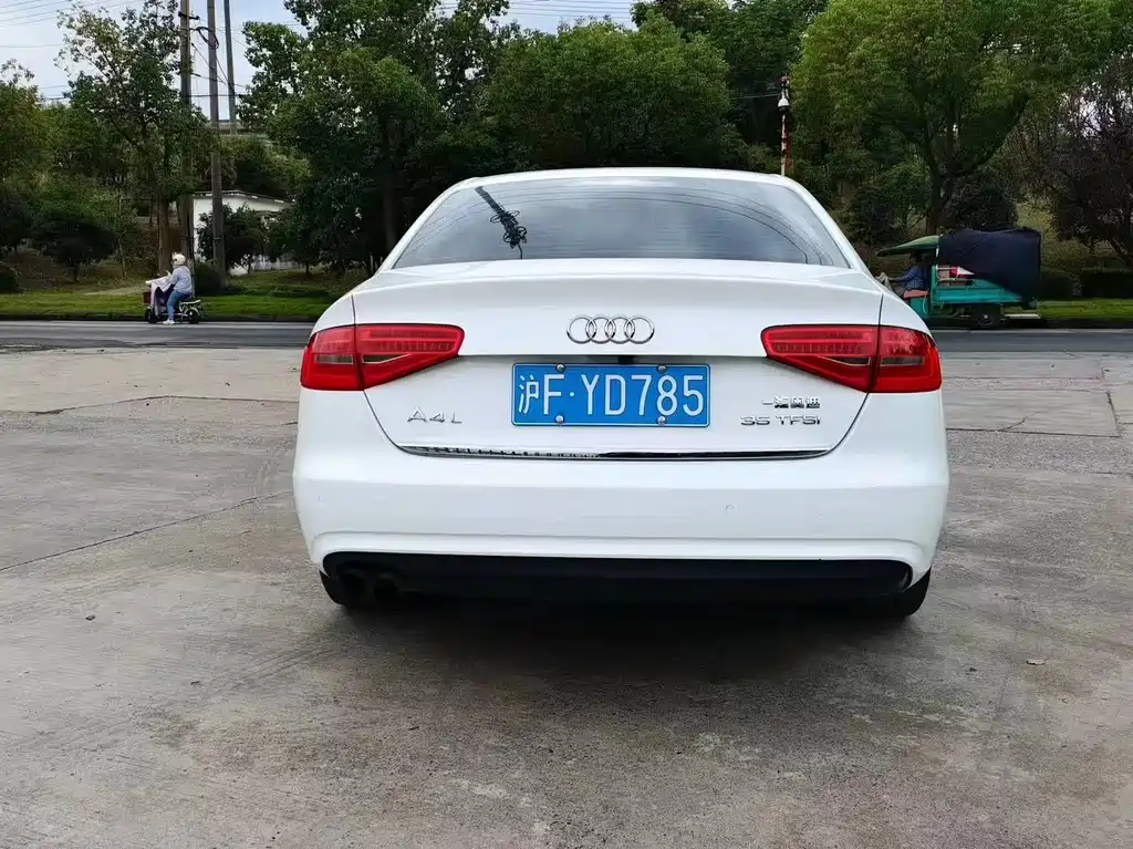 Audi Audi A4L 2013 35 TFSI Automatic Standard Model 2012 - thumbnail 8