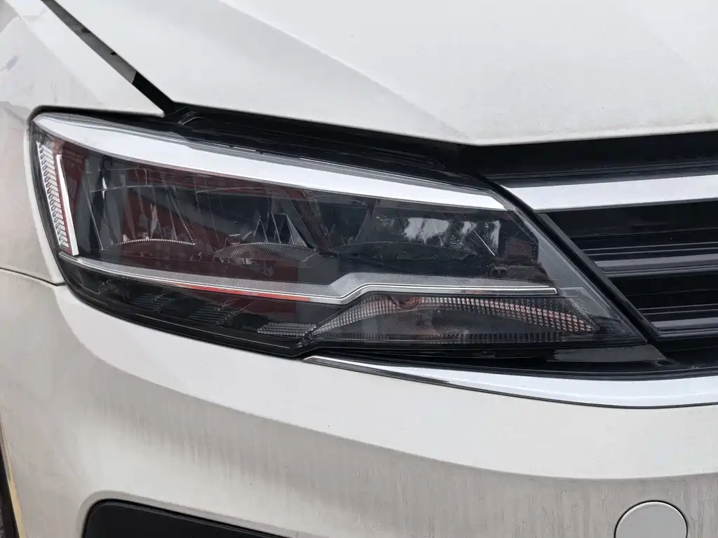 Volkswagen Lamando 2021 230TSI DSG Style Edition 2022 - thumbnail 8