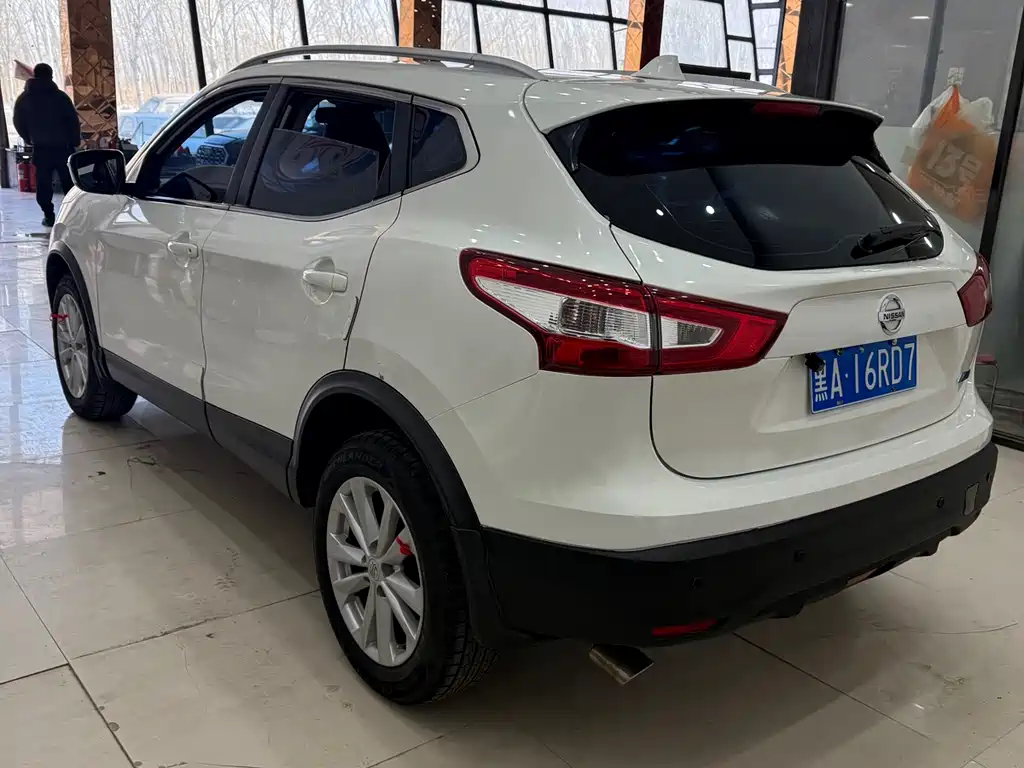Nissan Nissan Qashqai 2016 2.0L CVT Elite Edition 2016 - thumbnail 3