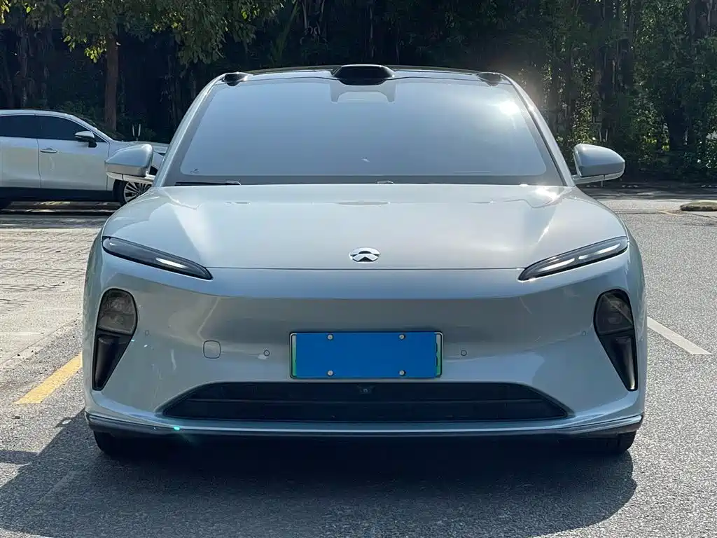 NIO NIO ET5 2022 75kWh 2023 - thumbnail 2