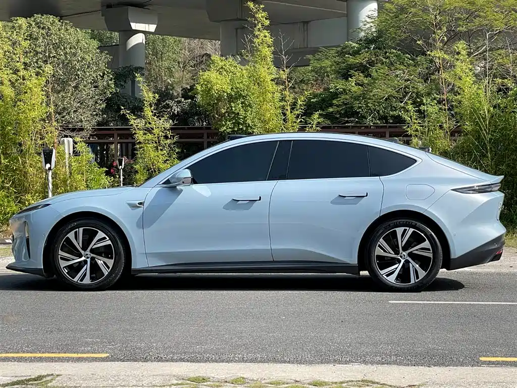 NIO NIO ET5 2022 75kWh 2023 - thumbnail 5