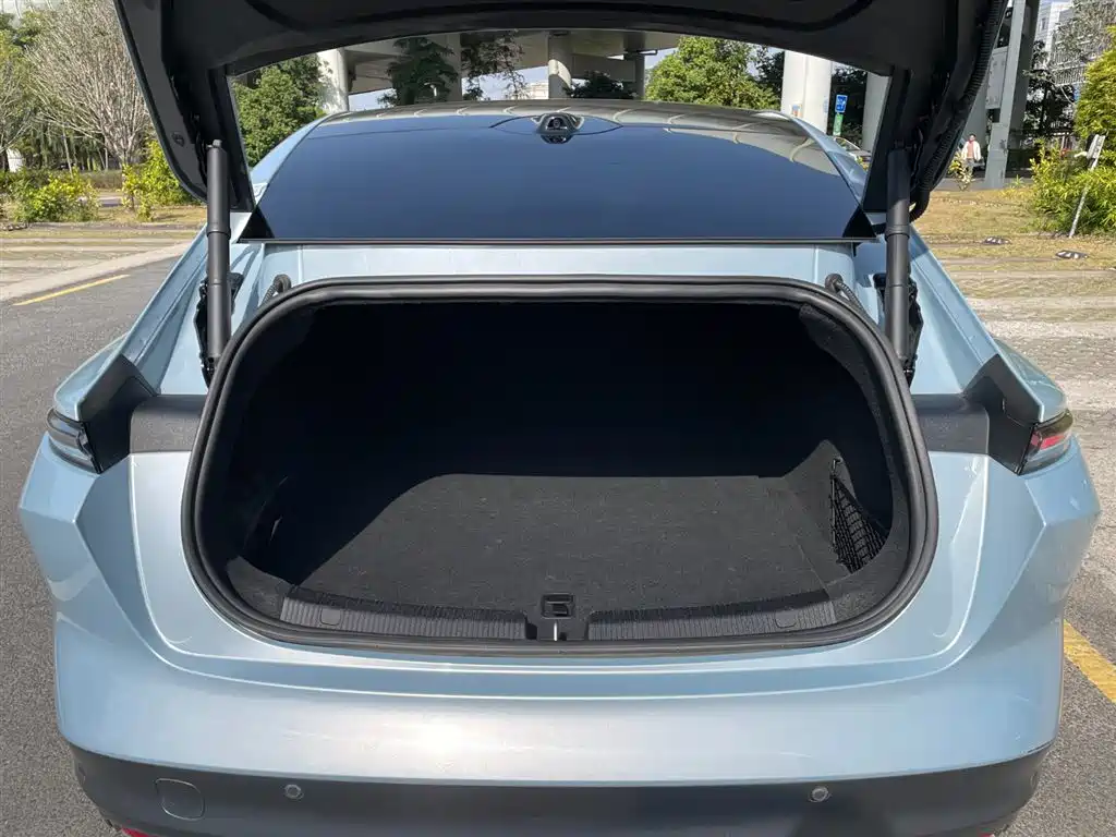NIO NIO ET5 2022 75kWh 2023 - thumbnail 11