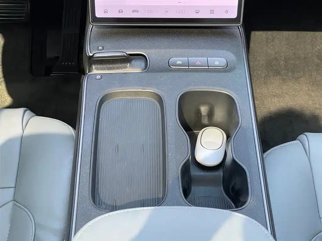 NIO NIO ET5 2022 75kWh 2023 - thumbnail 18