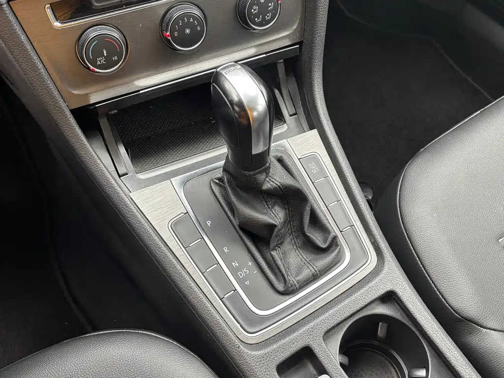 Volkswagen Volkswagen Golf 2015 1.4 TSI Automatic Comfort Line 2015 - thumbnail 10