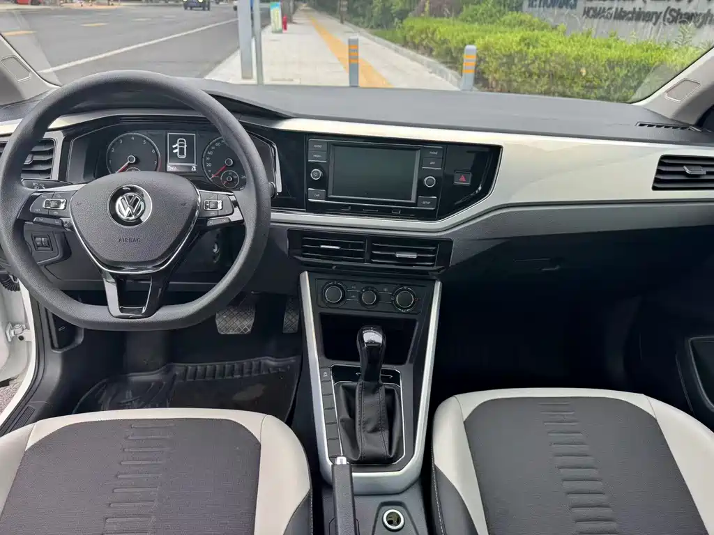 Volkswagen Volkswagen Polo 2019 Plus 1.5L Automatic Panoramic Enjoyment Edition 2020 - thumbnail 4