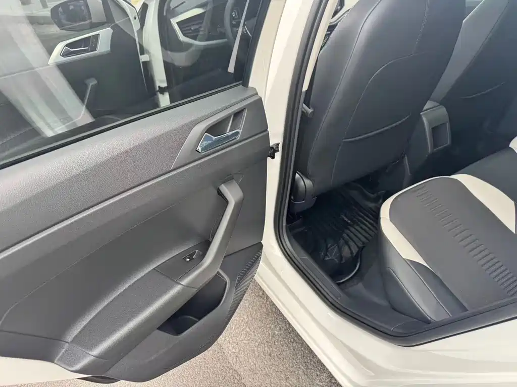 Volkswagen Volkswagen Polo 2019 Plus 1.5L Automatic Panoramic Enjoyment Edition 2020 - thumbnail 8