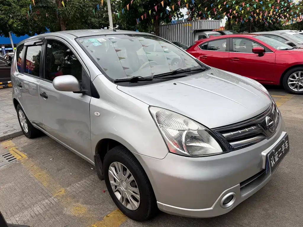 Nissan LIVINA 2010 Model JINGYUE Version 1.6L Manual All-Round Type 2012 - thumbnail 3