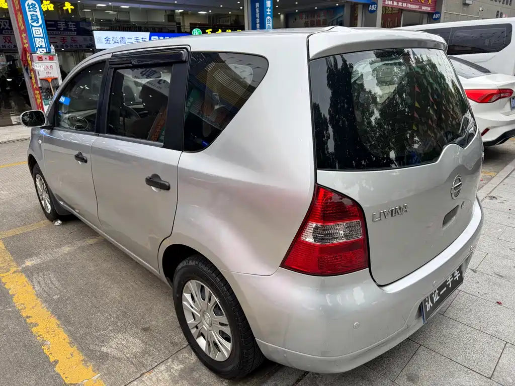 Nissan LIVINA 2010 Model JINGYUE Version 1.6L Manual All-Round Type 2012 - thumbnail 4