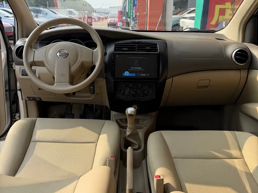 Nissan LIVINA 2010 Model JINGYUE Version 1.6L Manual All-Round Type 2012 - thumbnail 7