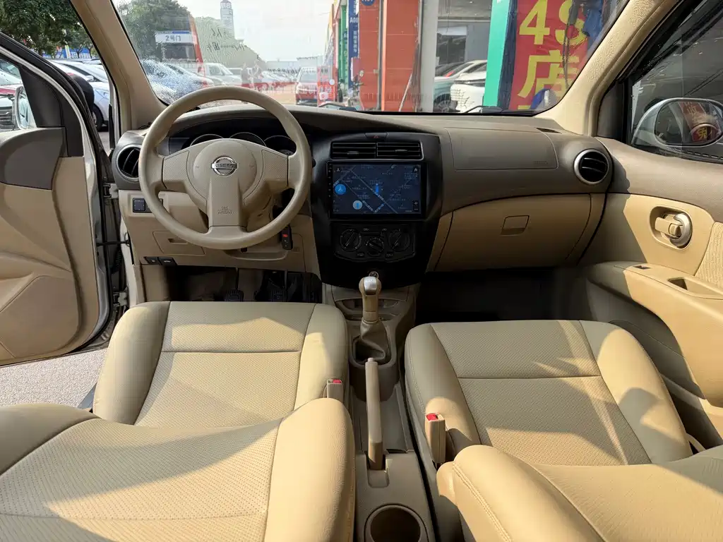 Nissan LIVINA 2010 Model JINGYUE Version 1.6L Manual All-Round Type 2012 - thumbnail 8