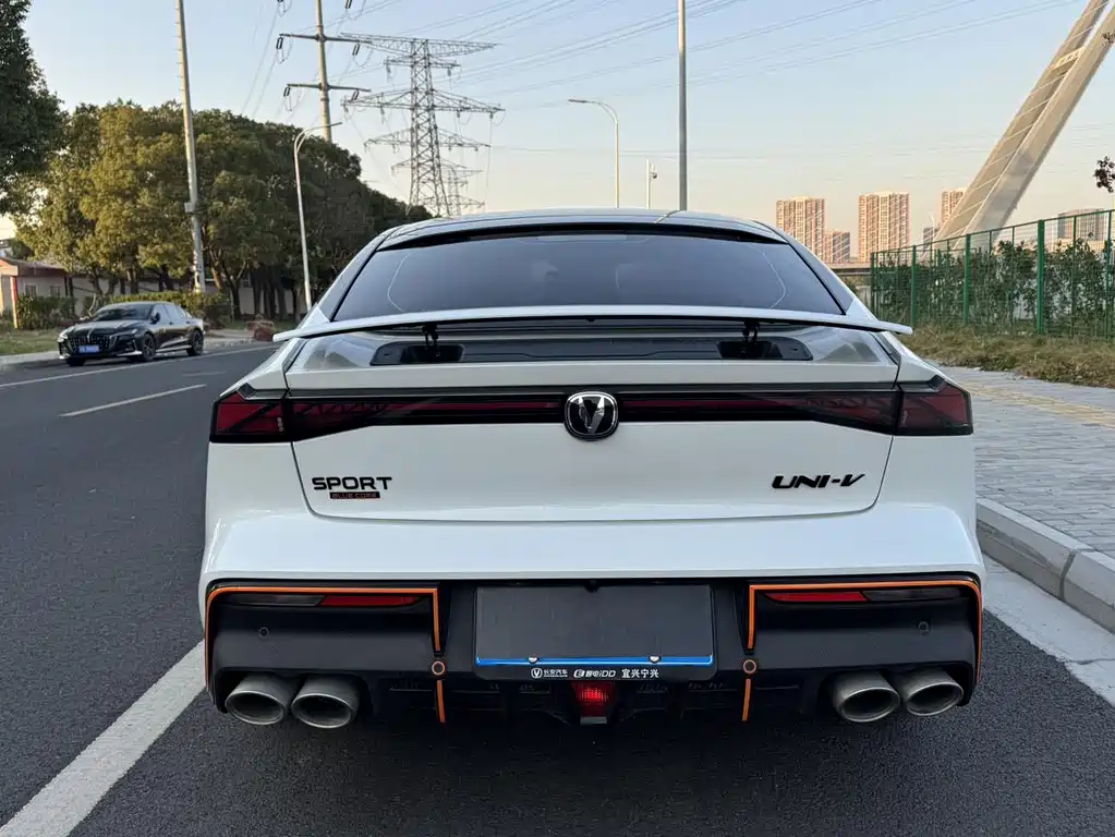 Changan Changan UNI-V 2022 1.5T Excellence Edition 2023 - thumbnail 5