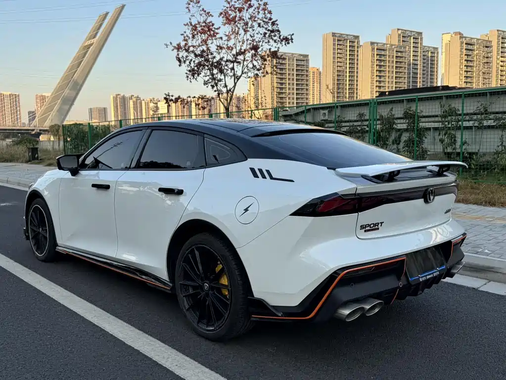 Changan Changan UNI-V 2022 1.5T Excellence Edition 2023 - thumbnail 6