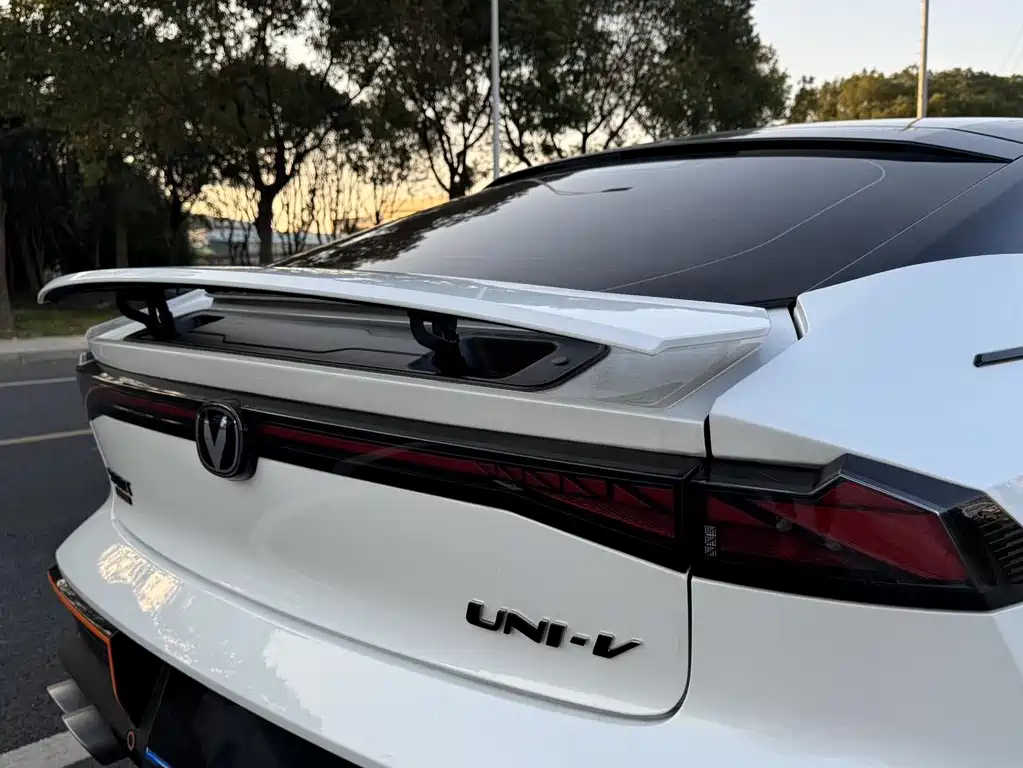 Changan Changan UNI-V 2022 1.5T Excellence Edition 2023 - thumbnail 13