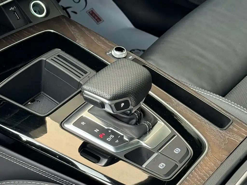 Audi Audi Q5L 2024 45 TFSI Luxury Dynamic Model 2024 - thumbnail 4