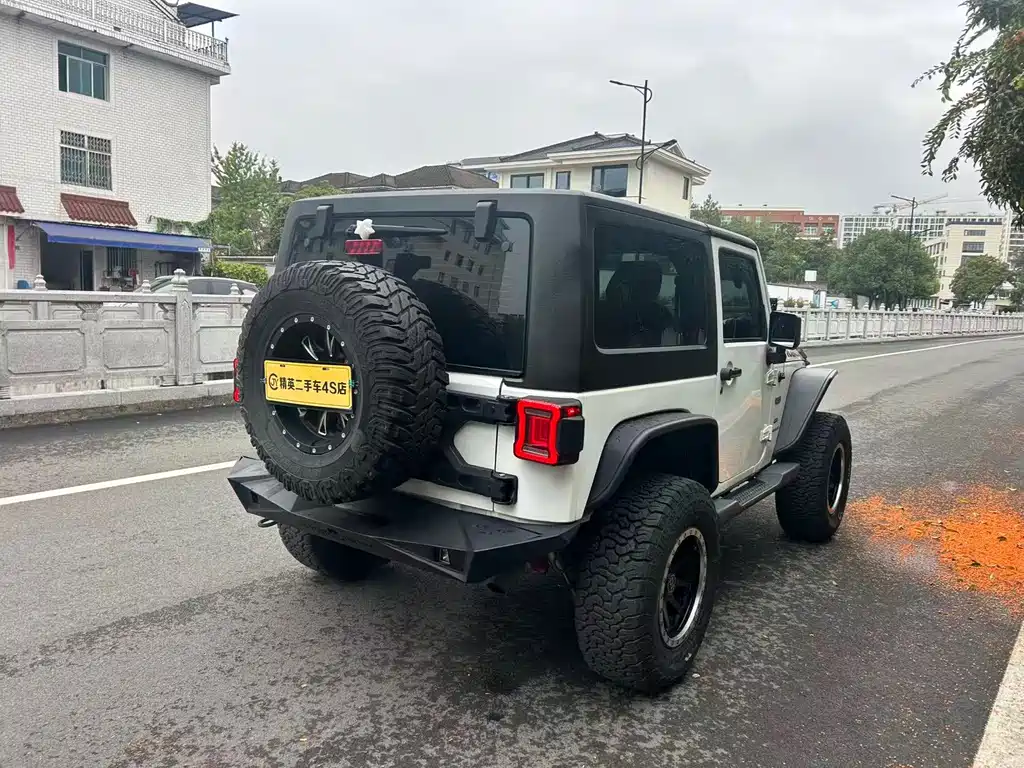 Jeep Jeep Wrangler 2015 3.6L Rubicon Two-Door Version 2017 - thumbnail 5
