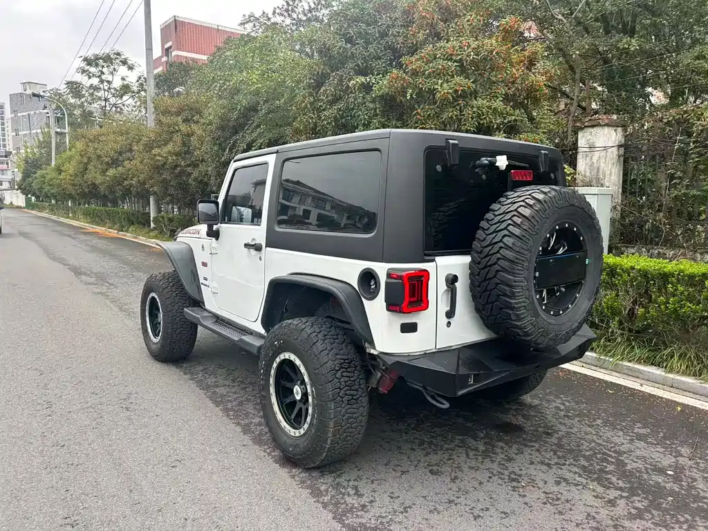 Jeep Jeep Wrangler 2015 3.6L Rubicon Two-Door Version 2017 - thumbnail 14