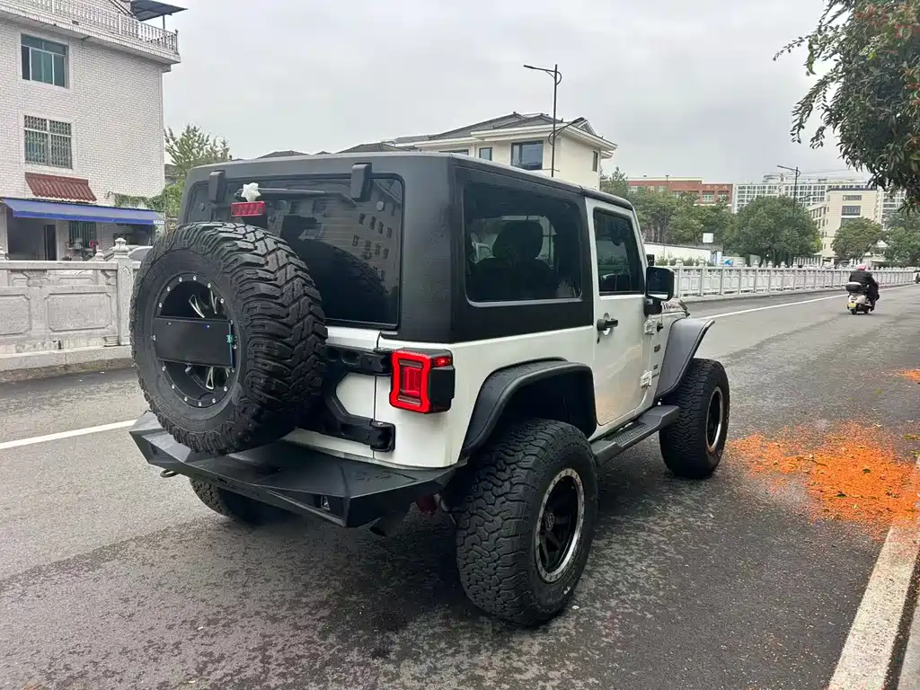 Jeep Jeep Wrangler 2015 3.6L Rubicon Two-Door Version 2017 - thumbnail 15