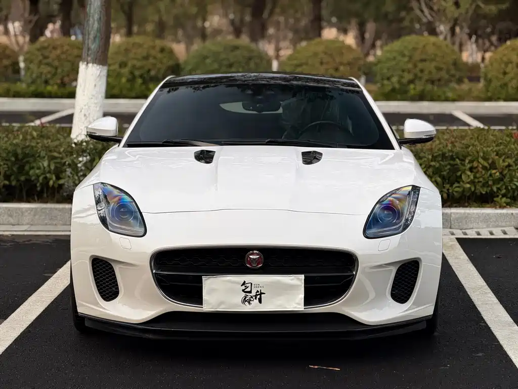 Jaguar Jaguar F-Type 2019 2.0T Coupe 2020 - thumbnail 2
