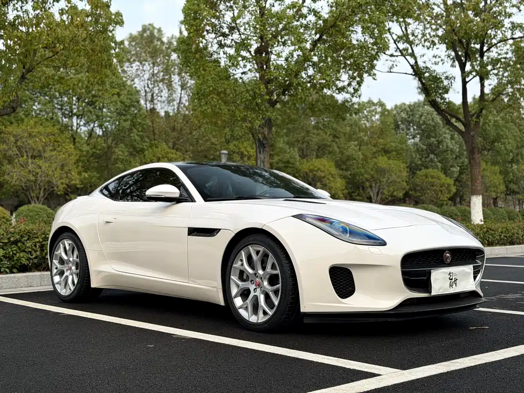 Jaguar Jaguar F-Type 2019 2.0T Coupe 2020 - thumbnail 4