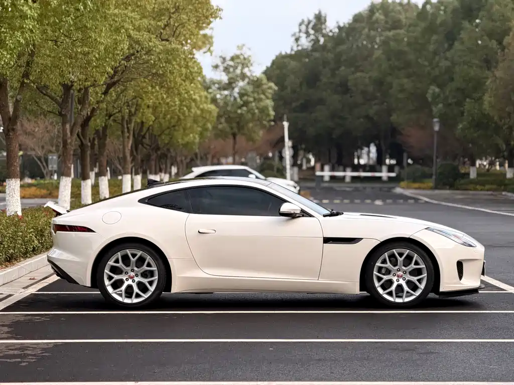 Jaguar Jaguar F-Type 2019 2.0T Coupe 2020 - thumbnail 5