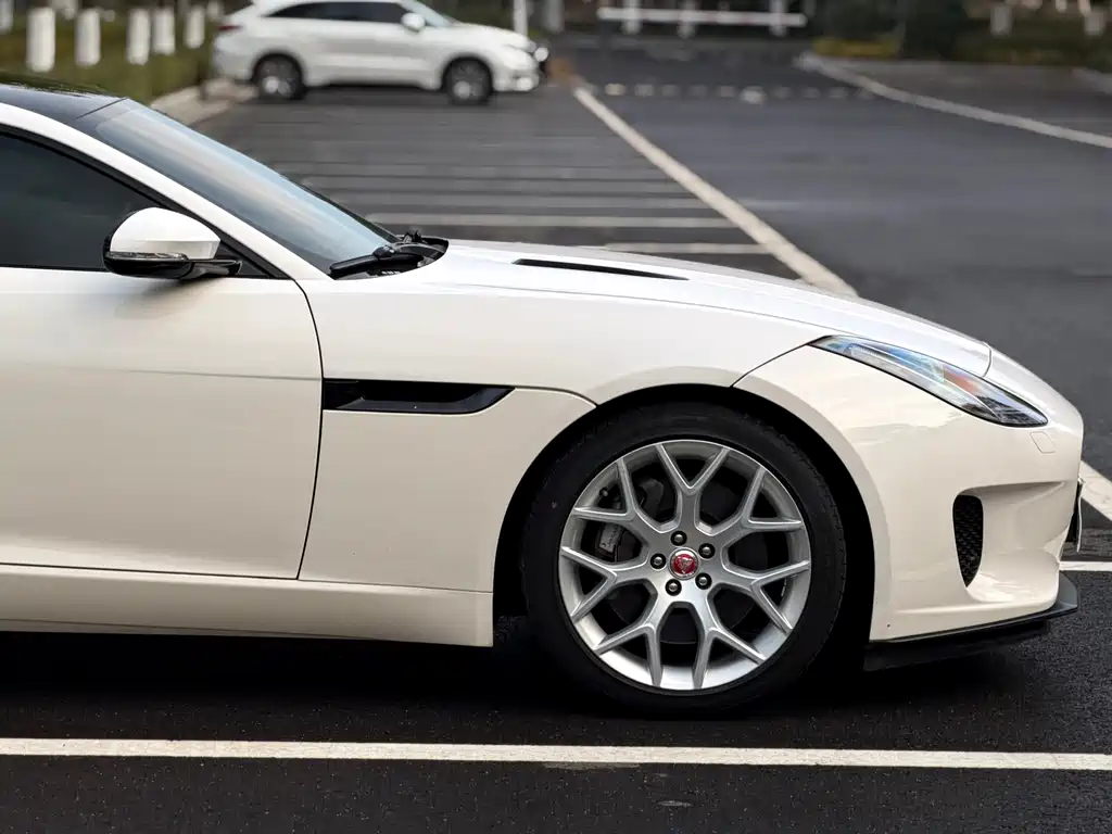 Jaguar Jaguar F-Type 2019 2.0T Coupe 2020 - thumbnail 11