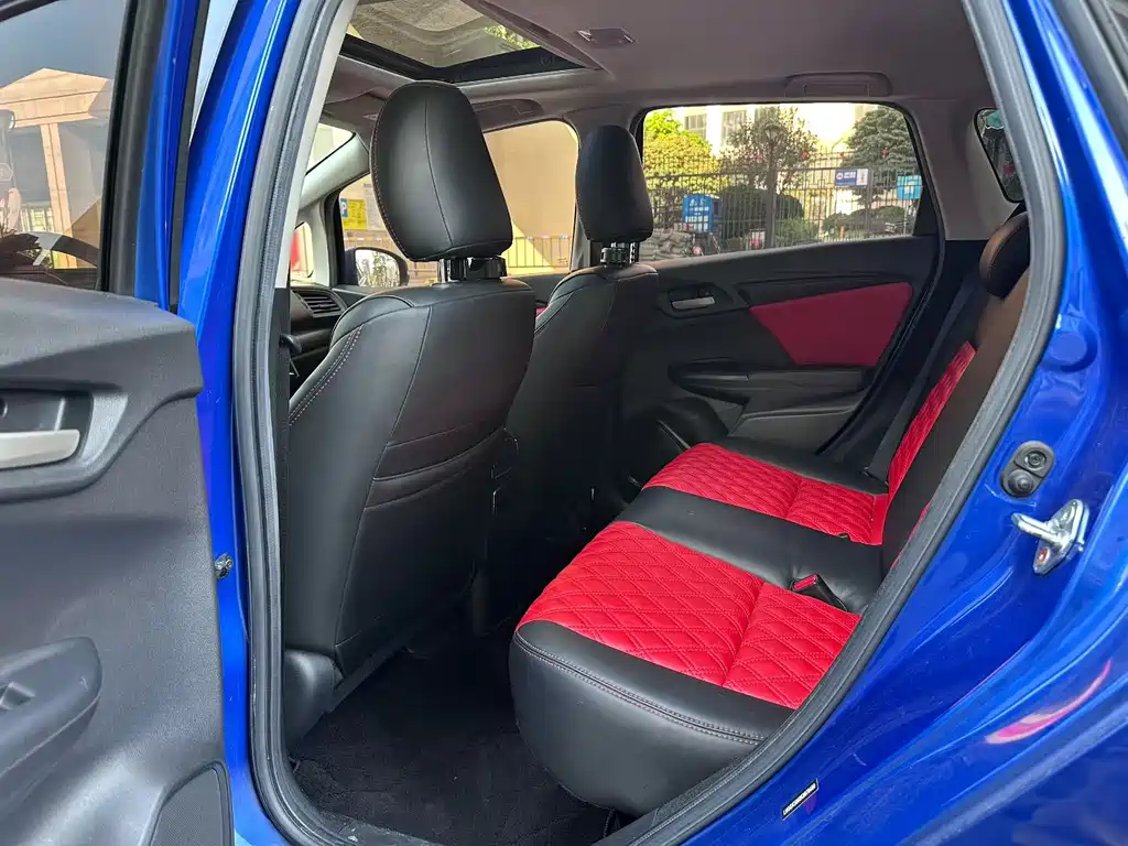 Honda Honda Fit 2018 1.5L CVT Comfort with Sunroof 2019 - thumbnail 4
