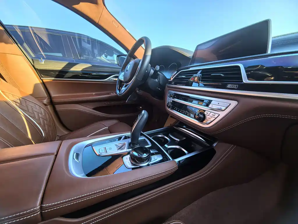 BMW BMW 7 Series 2018 740Li xDrive Premium Excellence Package 2019 - thumbnail 9