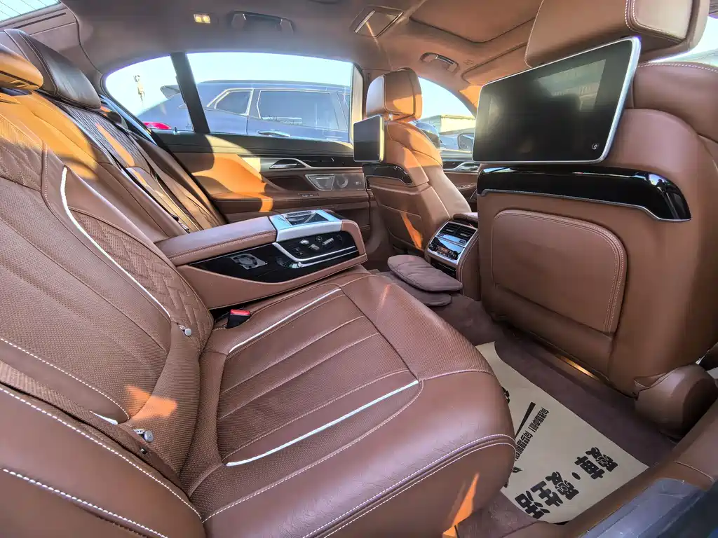 BMW BMW 7 Series 2018 740Li xDrive Premium Excellence Package 2019 - thumbnail 11