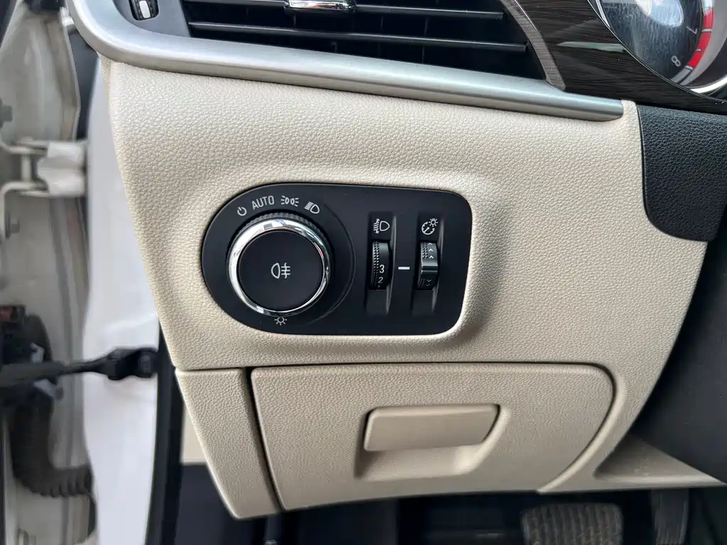 Buick Buick Excelle GT 2018 Sedan 15S Automatic Leading Edition 2018 - thumbnail 14